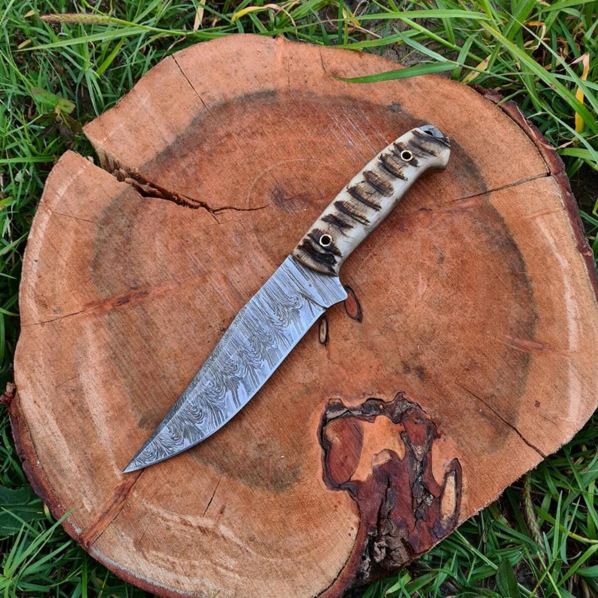Handmade Fire Damascus Hunting Knife, 1095 & 15N20 Steel, Ram Horn Handle, Full Tang Fixed Blade with Goat Hide Leather Sheath