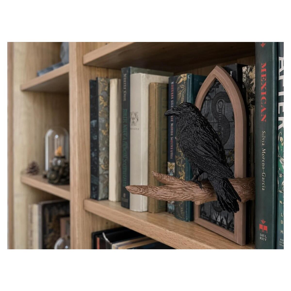 Raven Bookshelf Decor